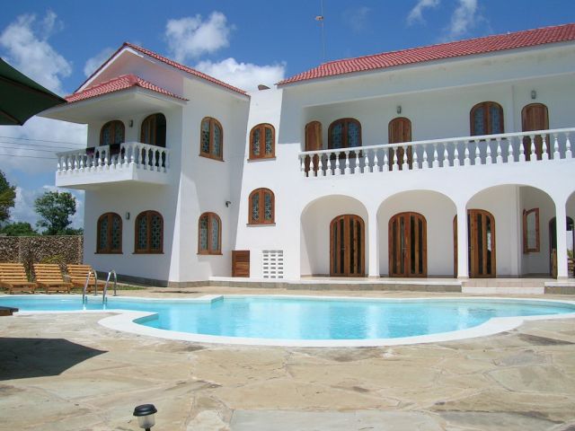 House & Pool